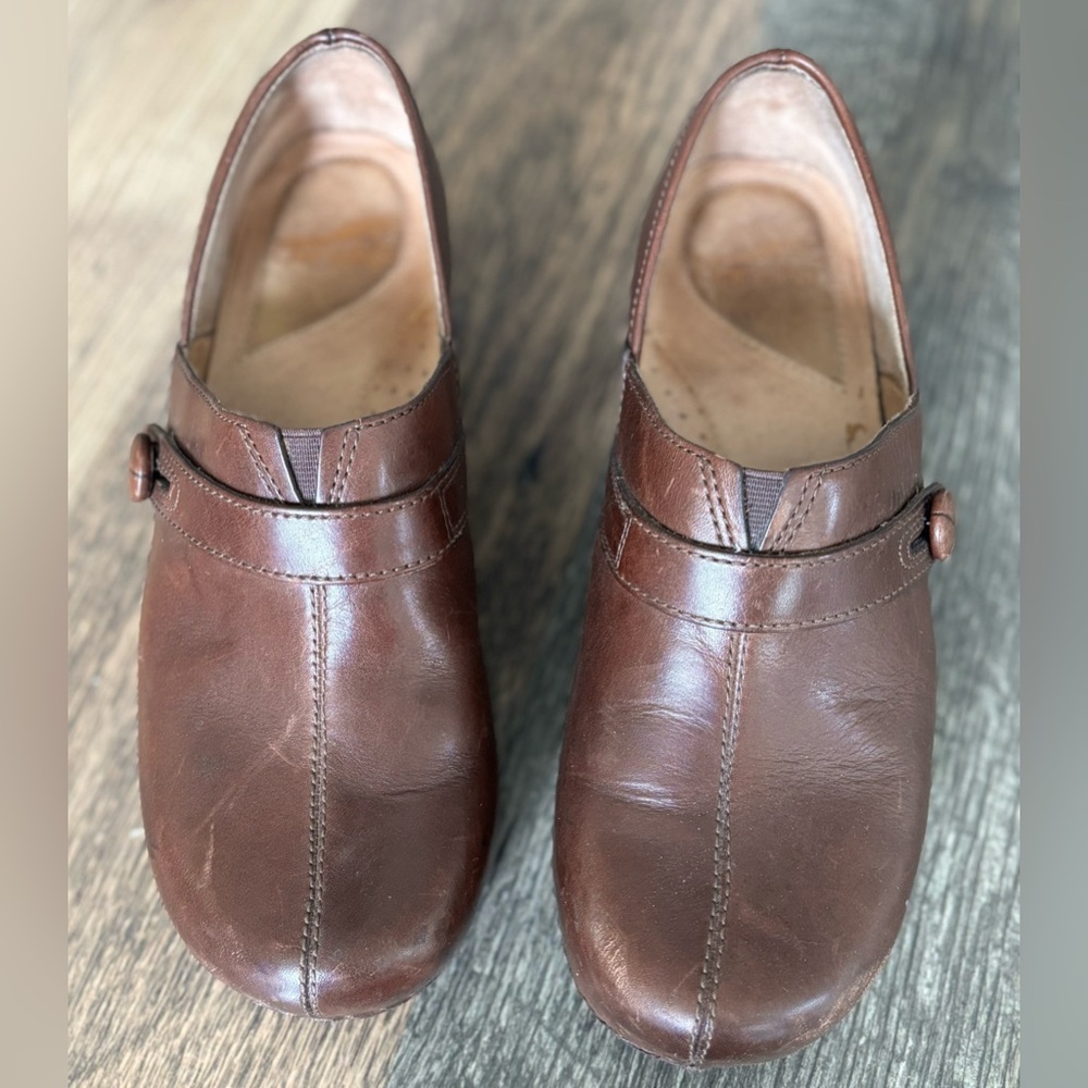 DANSKO‎ Womens Sz 39 US 8.5-9 Solstice Brown Leather Button Clogs Shoes Slip on - Picture 13 of 13